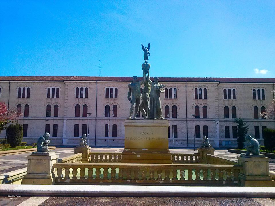 018.0 - Foggia - Piazzale Italia e Monumento ai Caduti